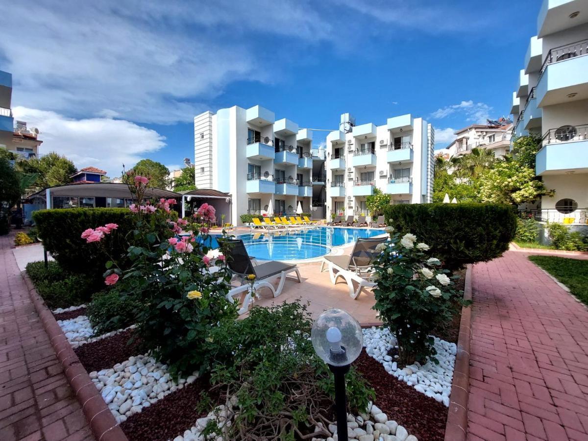 Summer Rose Hotel Side Exterior photo
