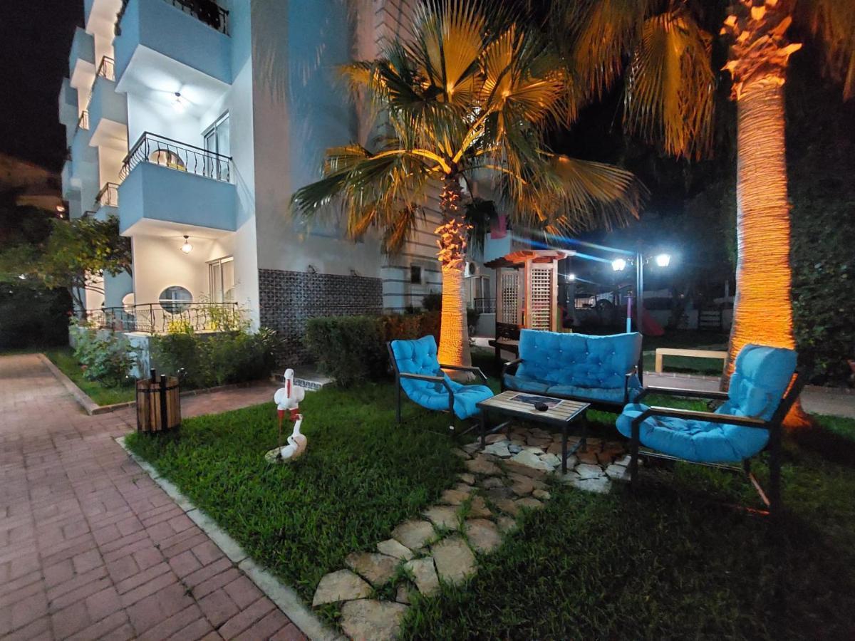 Summer Rose Hotel Side Exterior photo